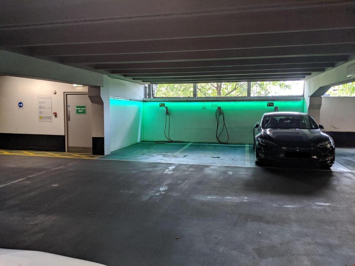 Modern Leeds Dock &free Secure Parking! * Лидс