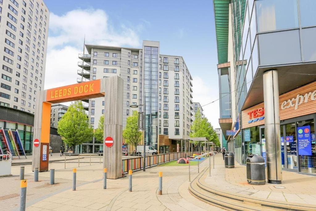 Modern Leeds Dock &free Secure Parking! Лидс